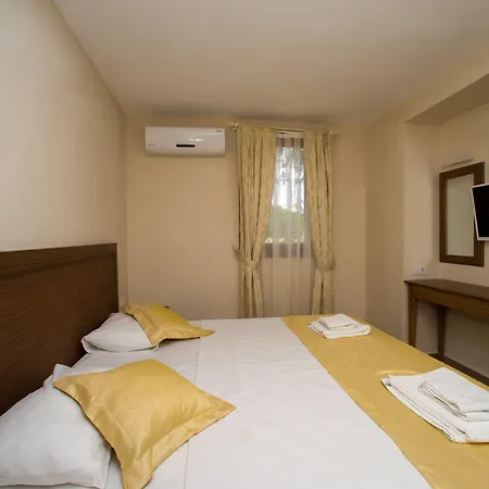 فندق Le Jardin 2*